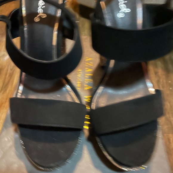 Heels - Picture 3 of 3